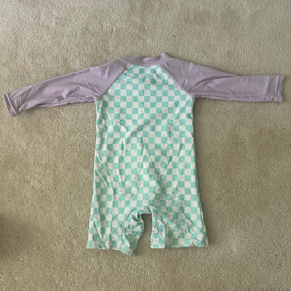 Caden Lane Checked Rashguard - Picture 3 of 4